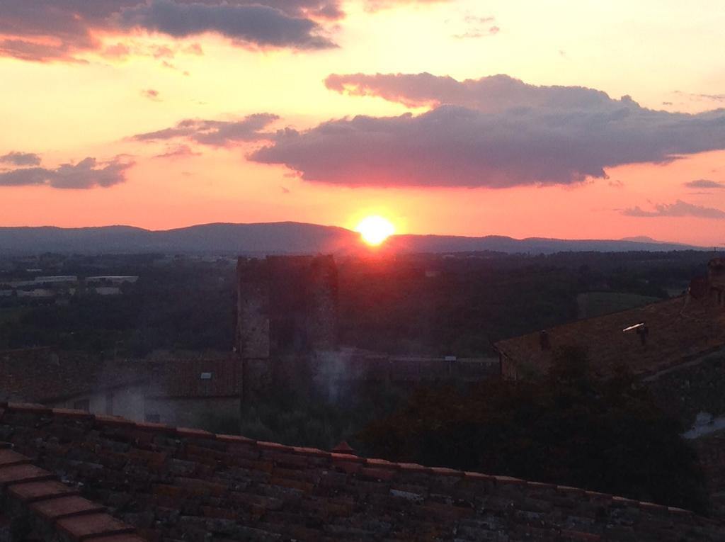 B&B In Piazza Monteriggioni Exterior photo